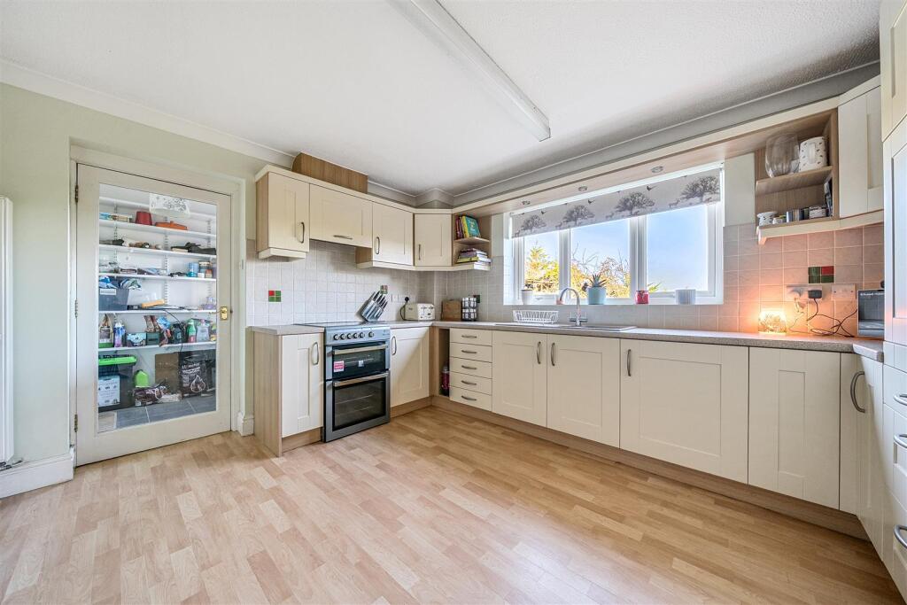 2 Ash Meadow, Westbury, Shrewsbury, SY5 9QJ photo 4