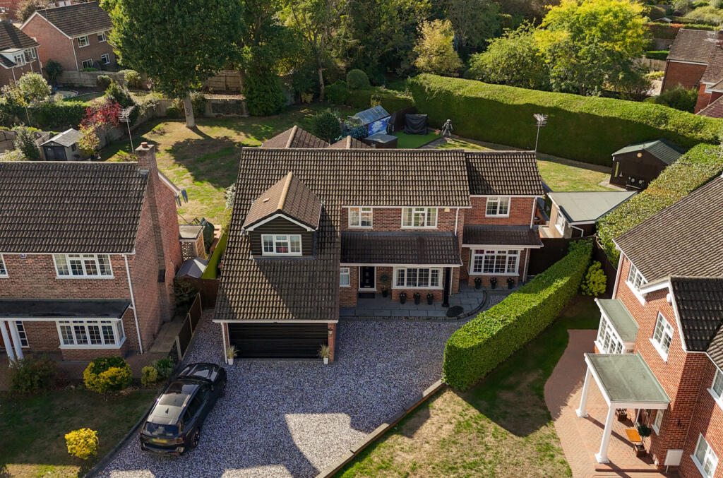 Sandford Drive, Woodley, Reading photo 4