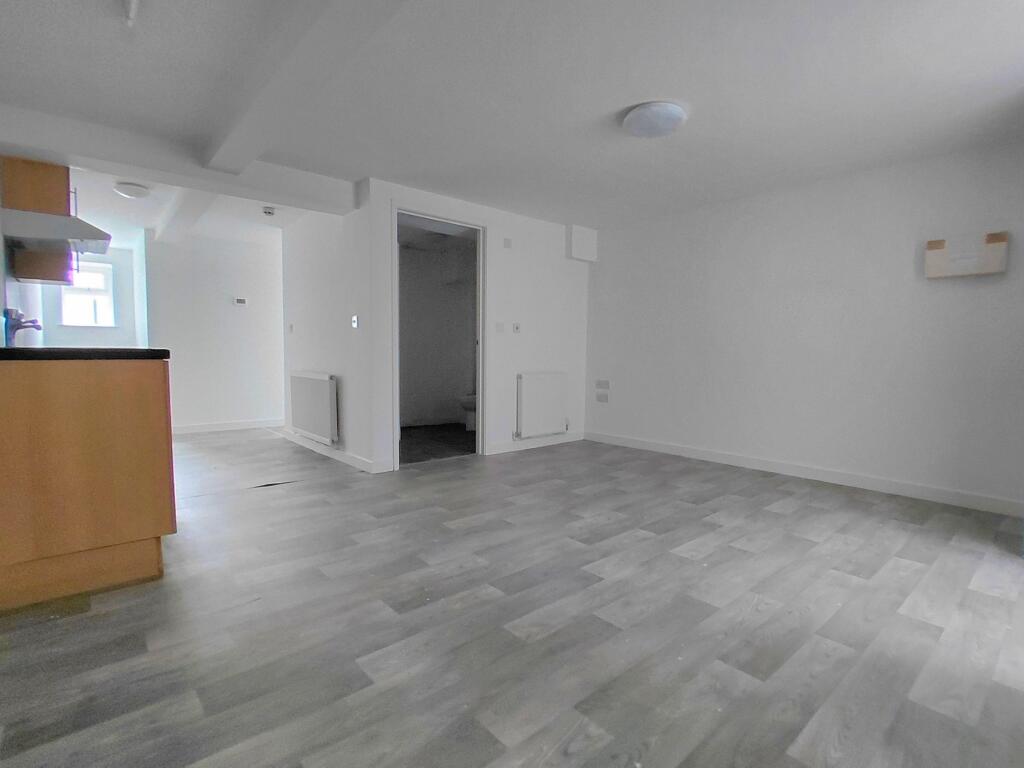 Apartment in Swansea - View 4