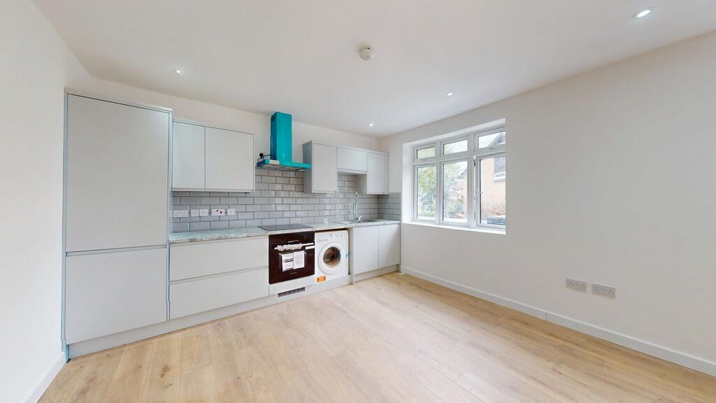 Main image of property: 3 Bedroom Flat To Let In Croydon