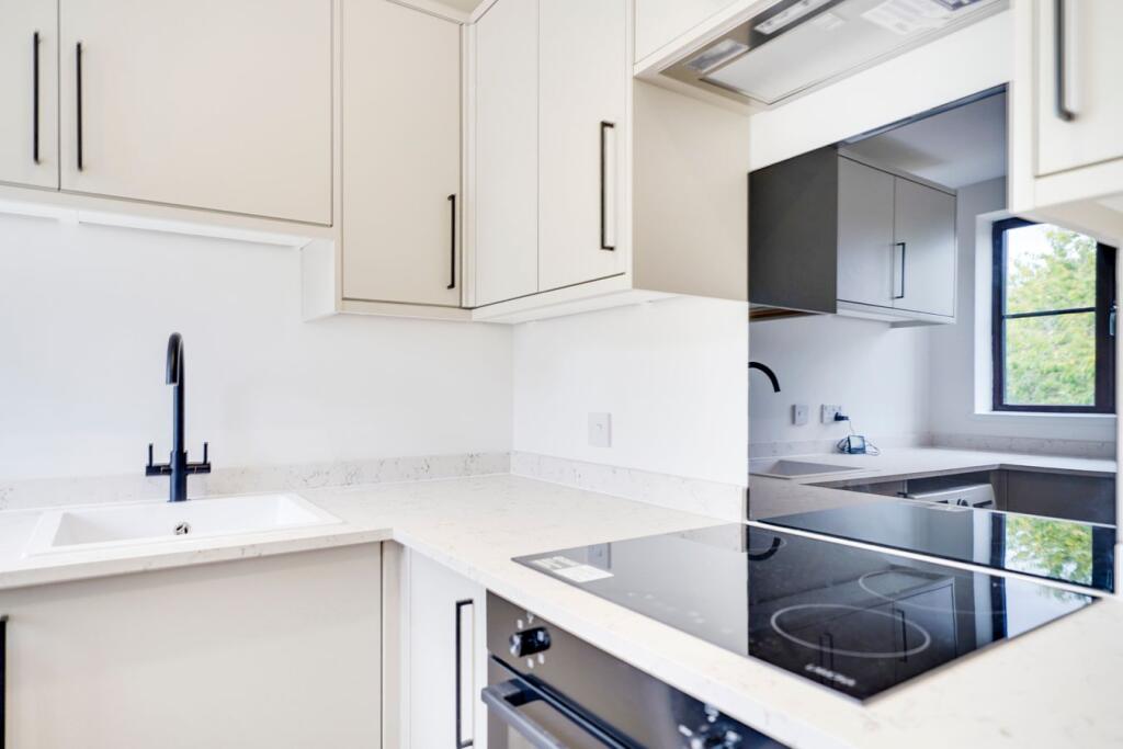 Apartment in Epping Forest, Sheering - View 4