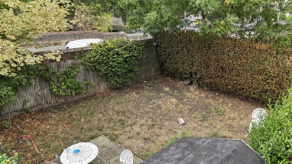 Apartment in London - View 5