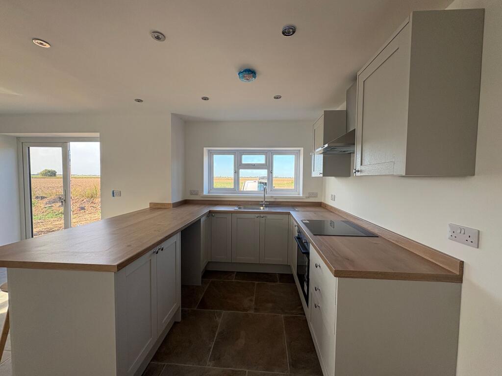 3-bed semi-detached on Sluice Road, Holbeach, PE12, £275,000