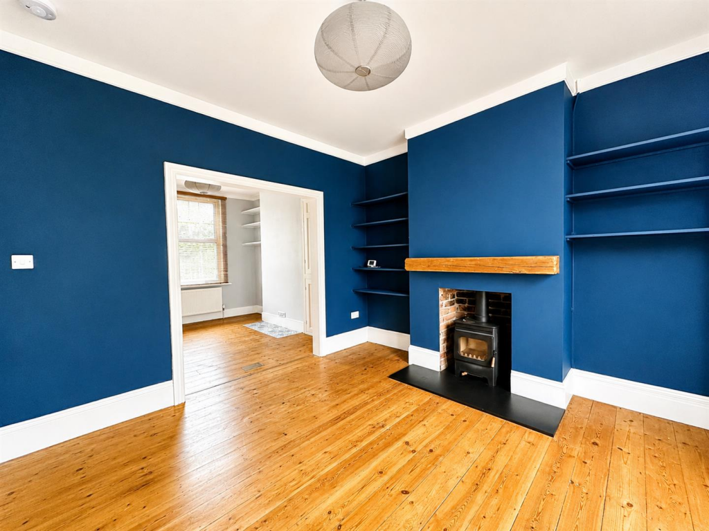 House in Brighton, Round Hill - More