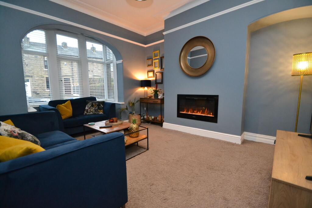 House in Bradford, Fourlands, Greengates - View 2