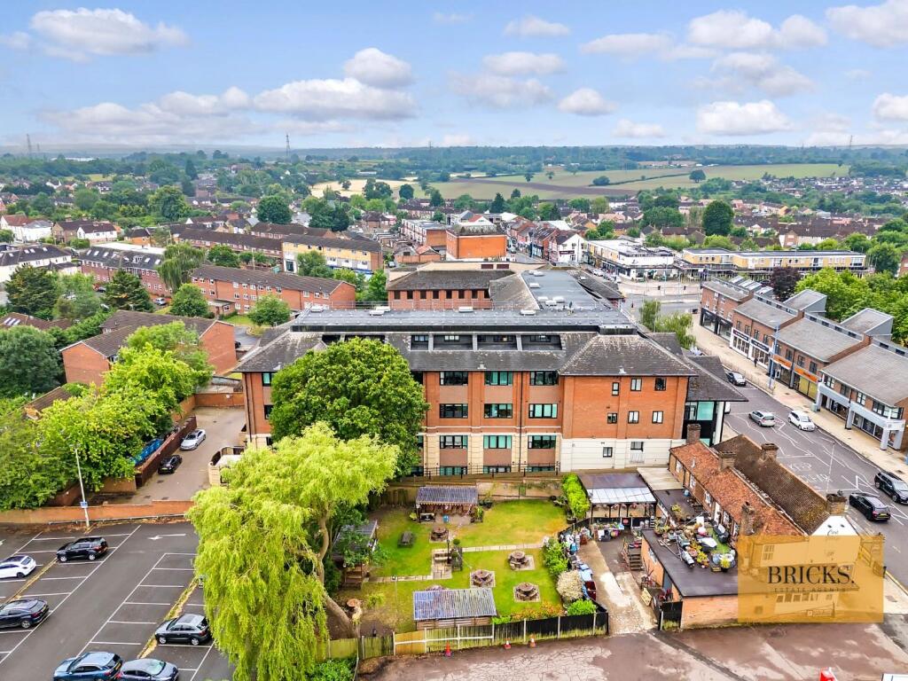 Main image of property: 45 Key Point, High Street, Potters Bar