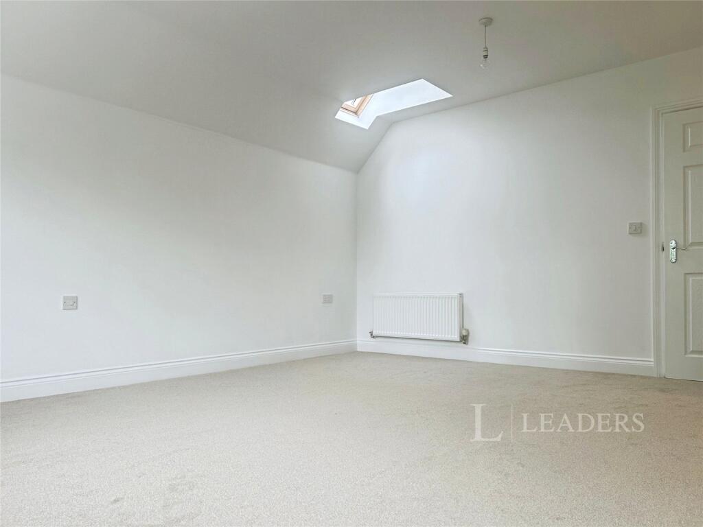 Chalford Grange, Fareham, Hampshire - View 4