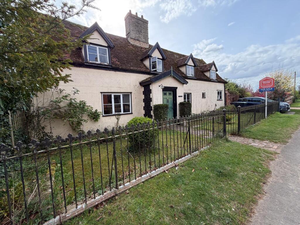 The Cottage, Nethergate Street, Hopton, Diss, Norfolk IP22 2QZ photo 4