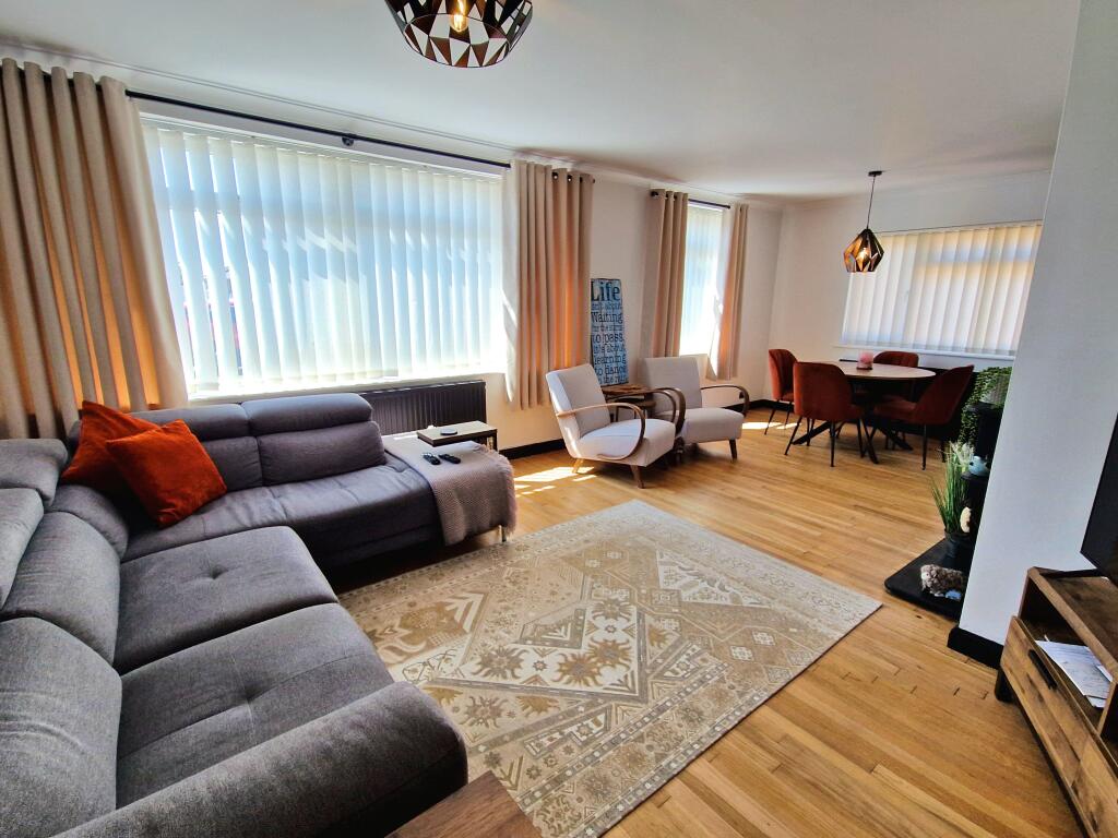 House in Cardiff, Porthcawl - View 4