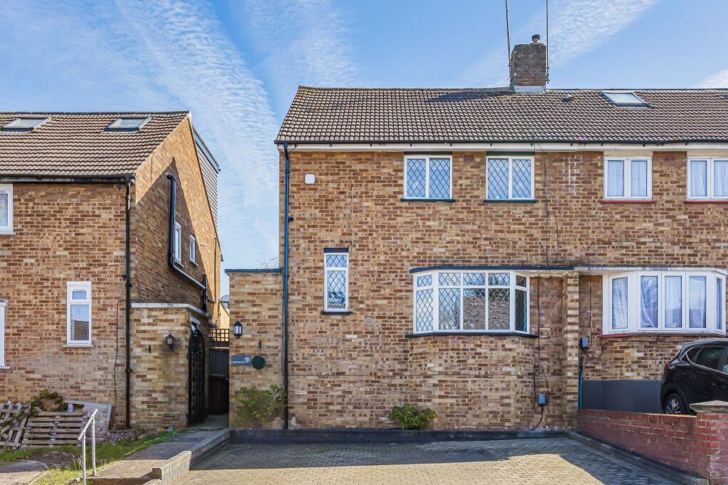 Main image of property: Carpenter Way, Potters Bar, EN6