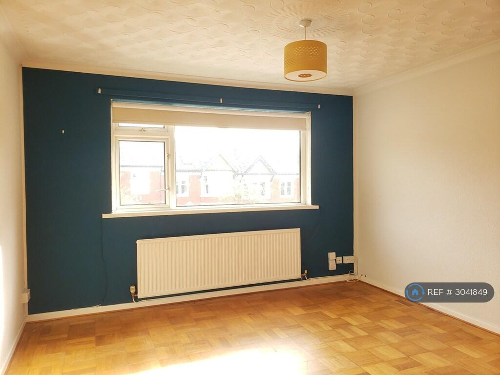Apartment in Cardiff, Penylan - View 2