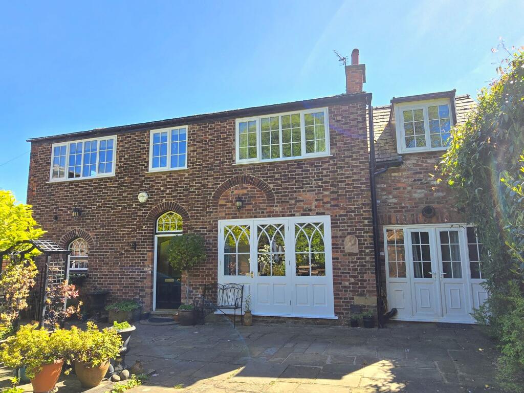 Main image of property: The Mount, Altrincham, WA14