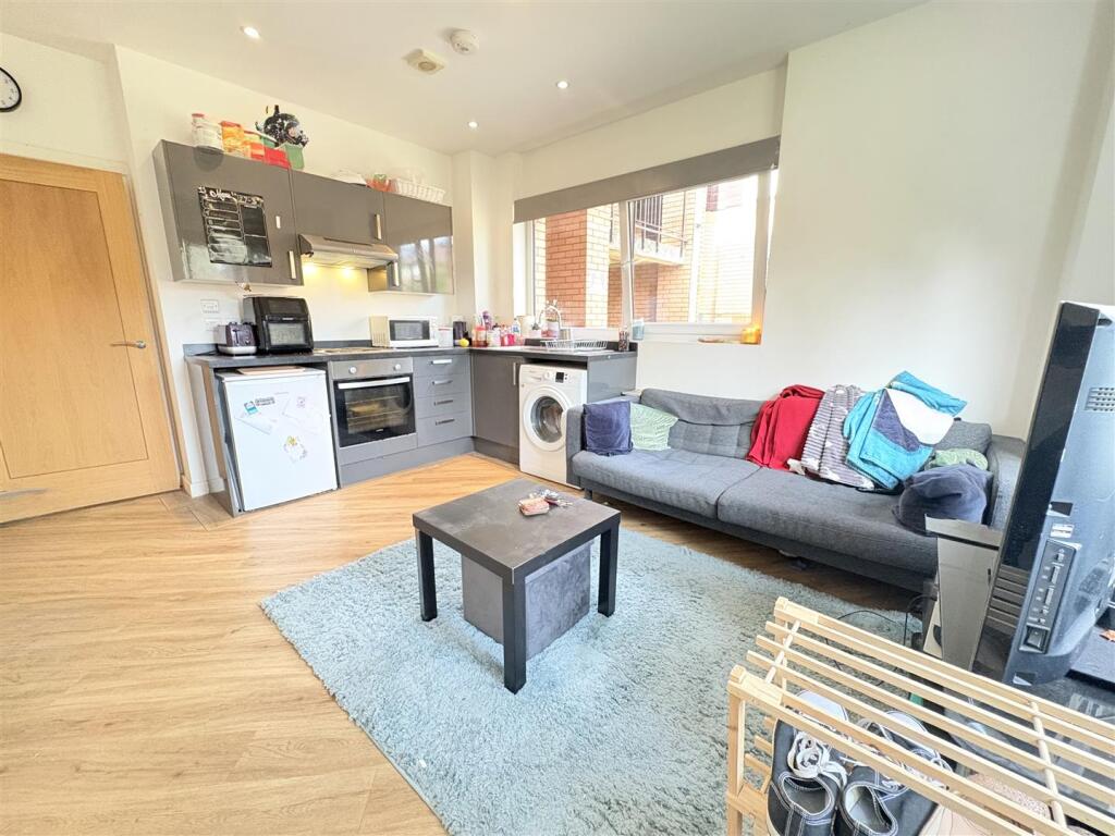 Apartment in Fareham, North Fareham - View 5