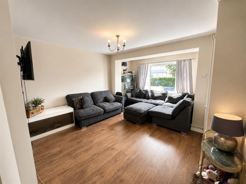 Ernan Close, South Ockendon photo 4