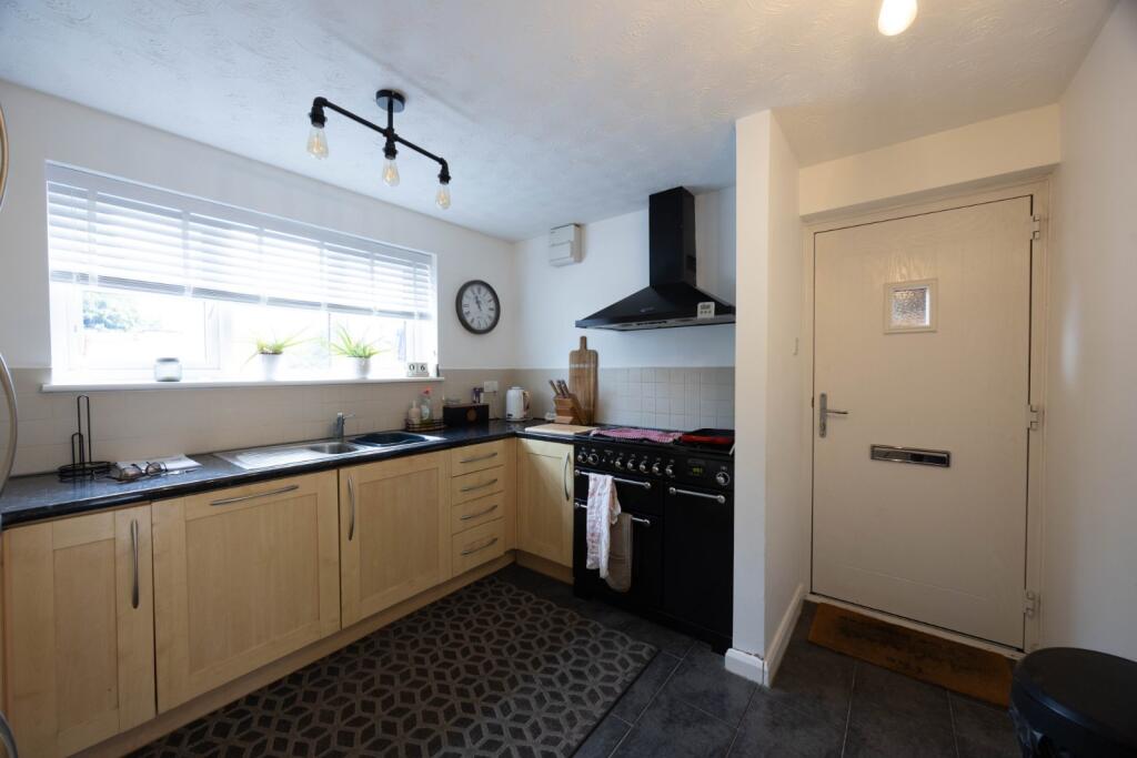 House in Worcester - View 5
