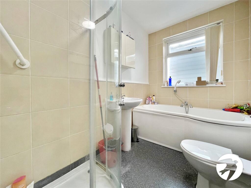 House in Dartford - View 5