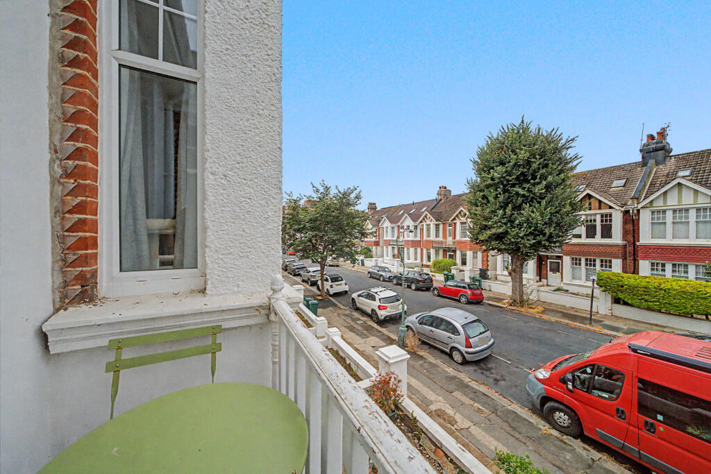 Langdale Gardens, Hove photo 4