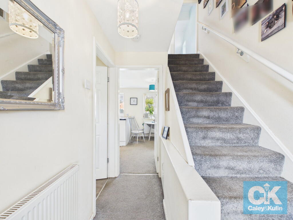 Orchard Close, Penkridge, Staffordshire, ST19 5BJ photo 2