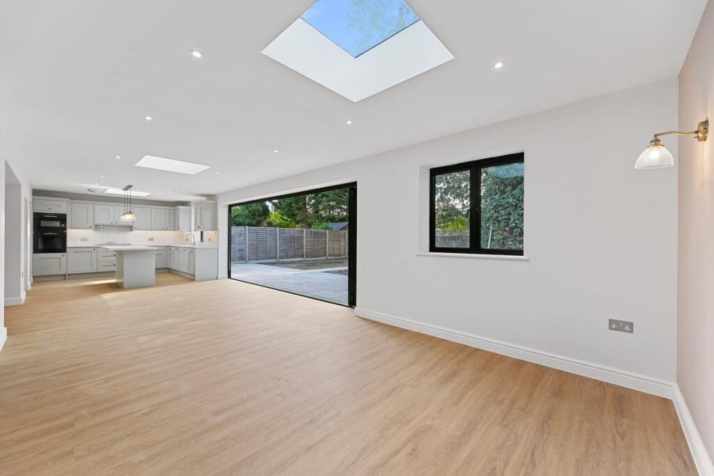 House in Surrey Heath, West End - View 4