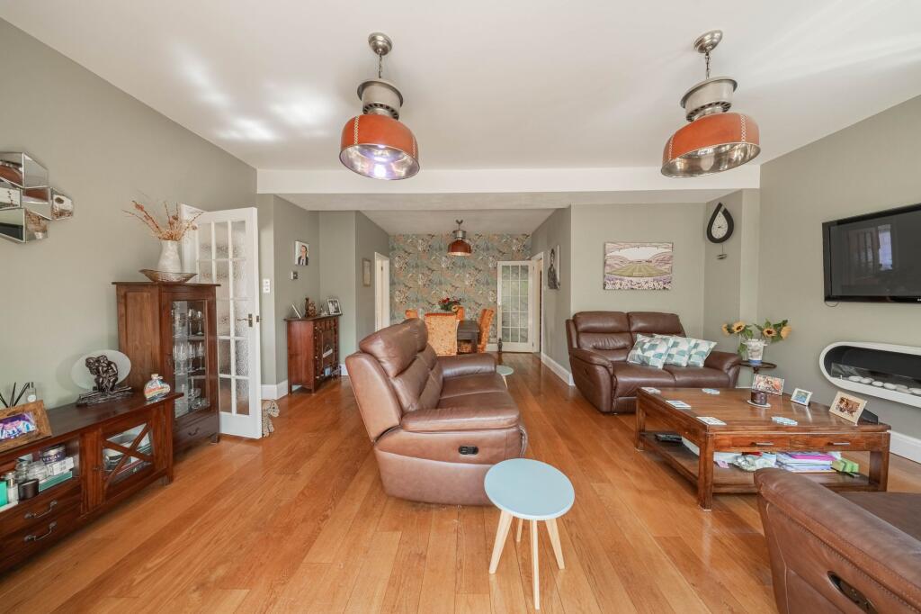 74 Ashenground Road, Haywards Heath, RH16 photo 3