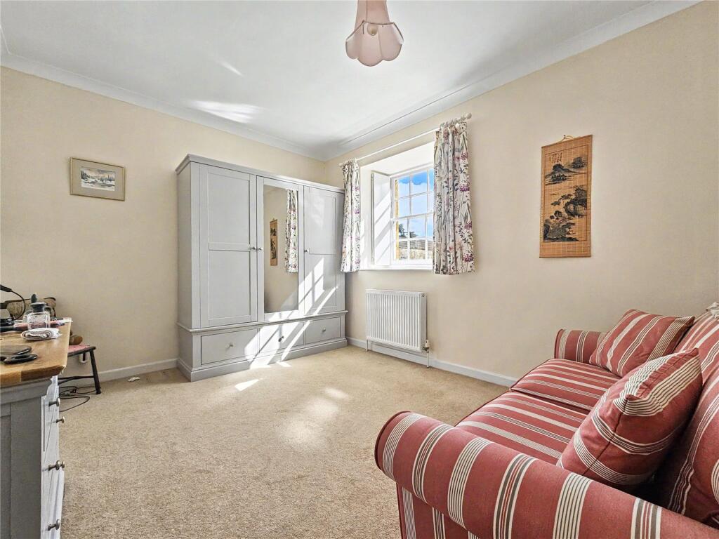 House in Taunton, Hinton St. George - More