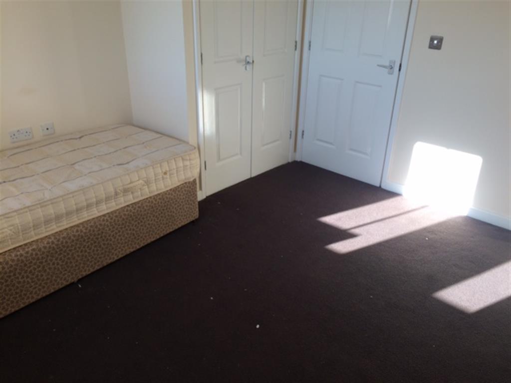 Apartment in Portsmouth, Paulsgrove - More