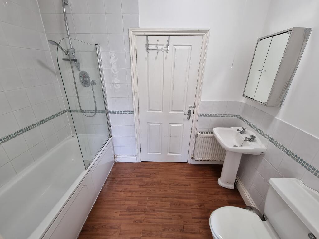 Apartment in Warwick, Royal Leamington Spa - More