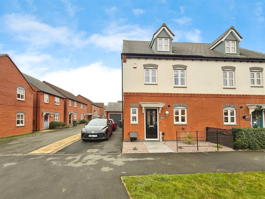 4-bed semi-detached on Chadburn Road, Linby, Nottingham, £290,000