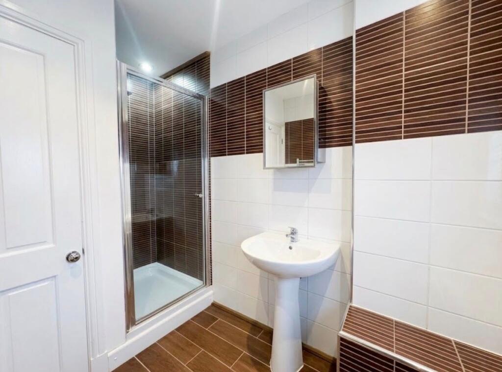 House in Pendle, Barrowford - More