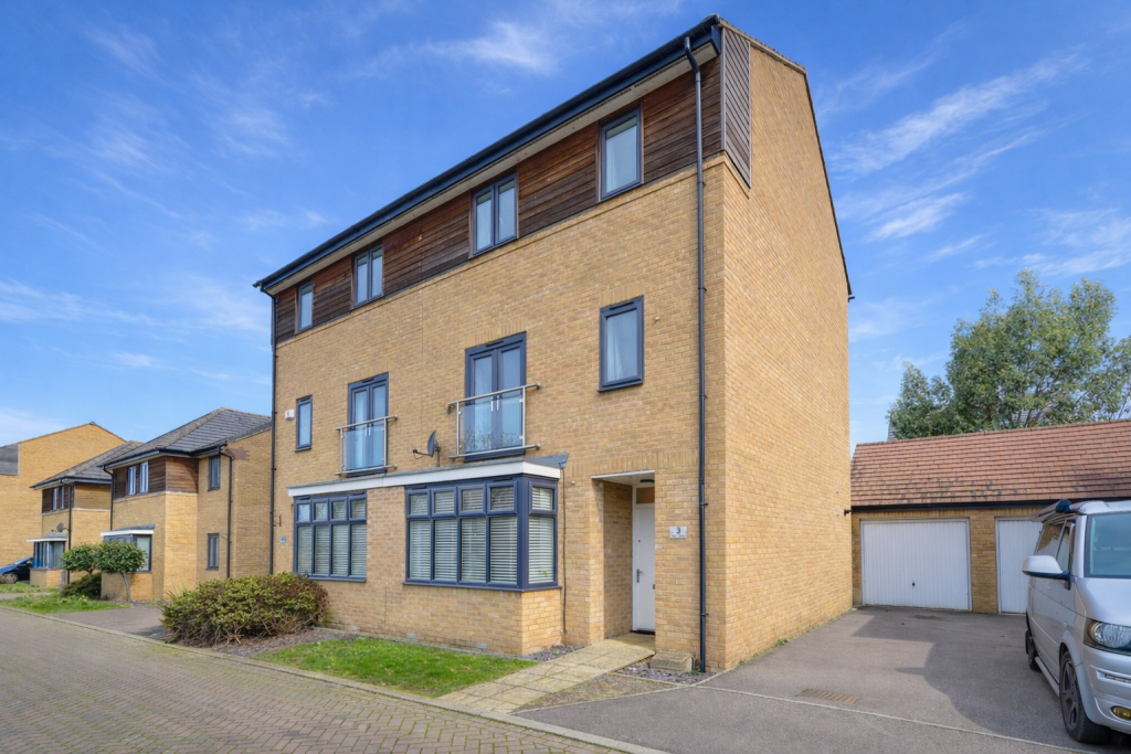 4-bed semi-detached on Tern Drive, St. Ives, Cambridgeshire, PE27, £395,000
