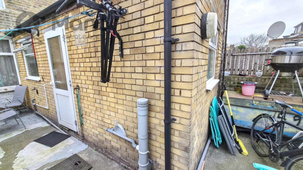 2 bedroom terraced house for rent