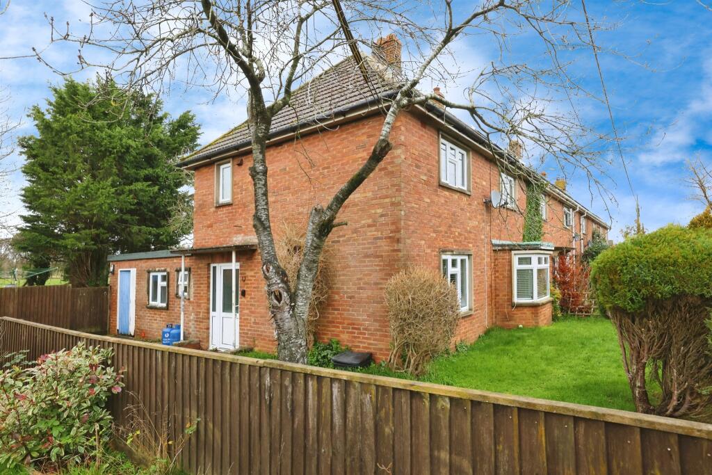 3-bed terraced on Haywards Place, Easterton, Devizes, £250,000