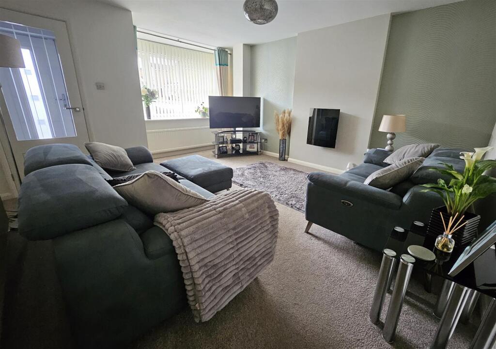 Wentworth Gardens, Swinton, Mexborough photo 3