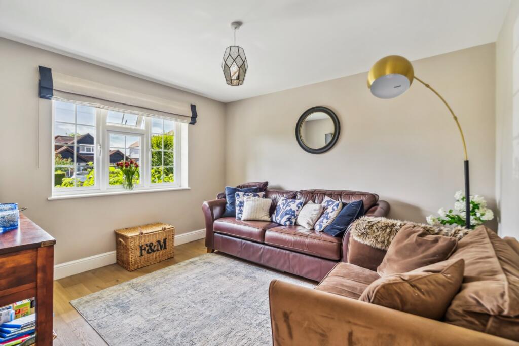 House in Slough, Chalfont St Peter - View 5