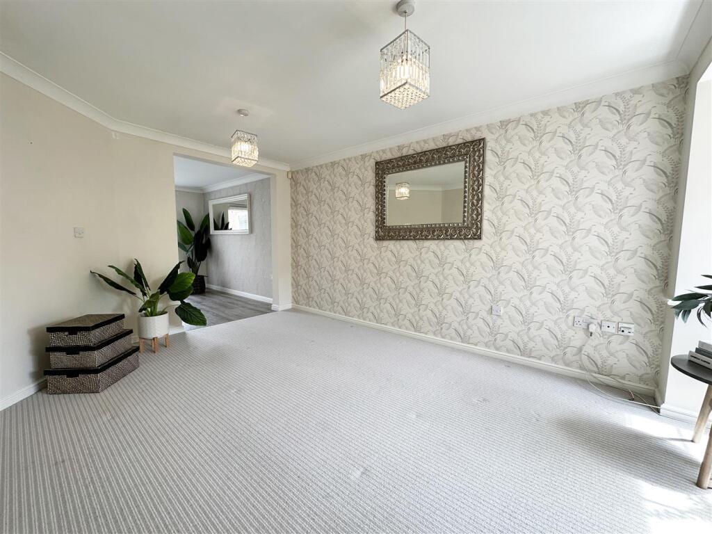 Abbotsford Court Ingleby Barwick, Stockton-On-Tees TS17 5GF photo 4