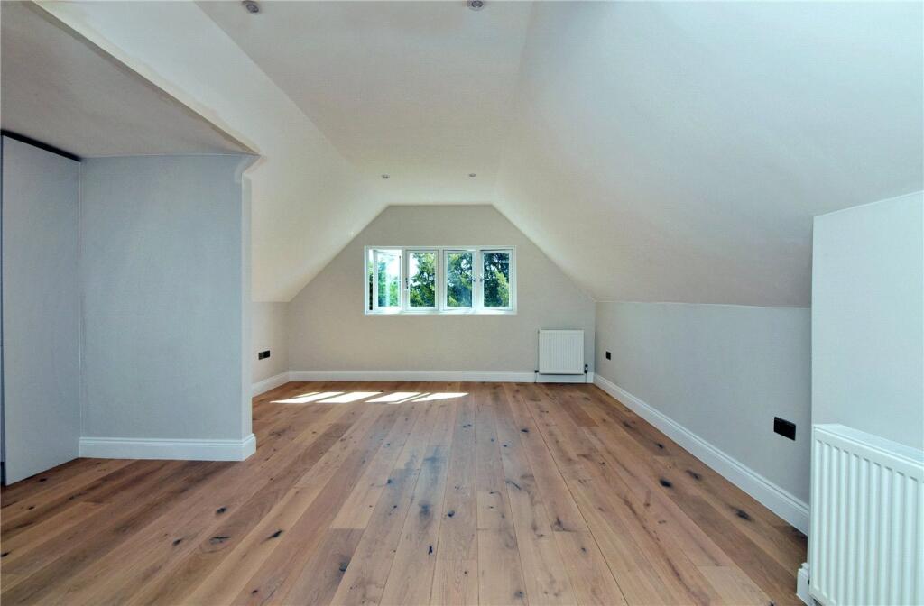 Apartment in Sutton - View 2