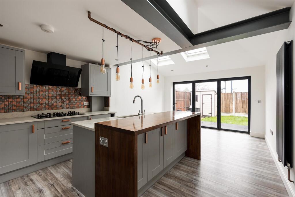 Main image of property: New Road, Chingford