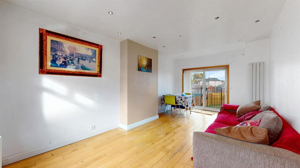 House in Glasgow, West Dunbartonshire - More