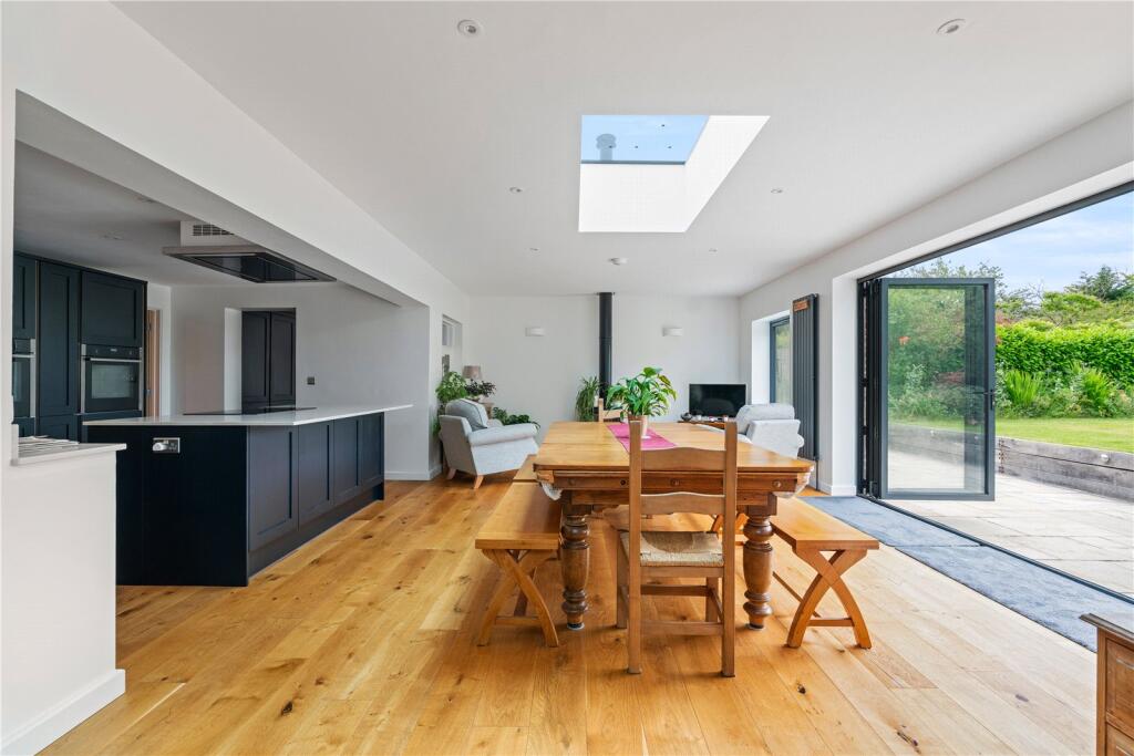 Bratton Road, West Ashton photo 4