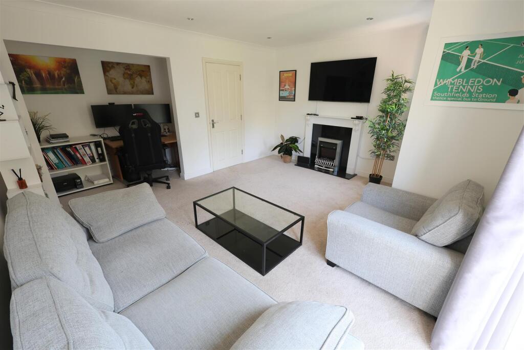 Cave Close, Downend, Bristol, BS16 6EH photo 2