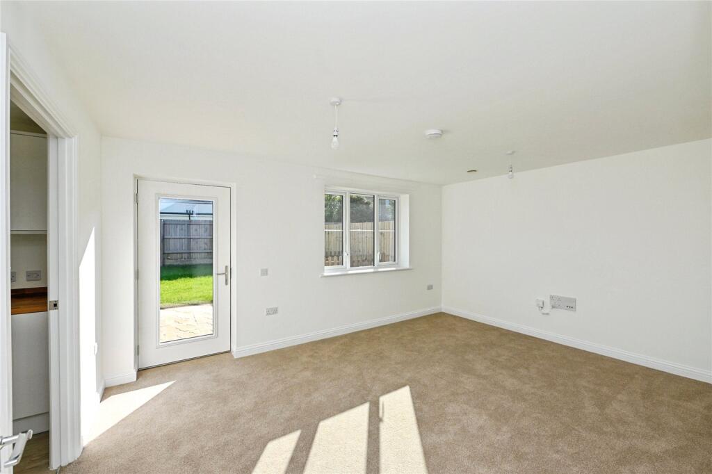 Orchard End Close, Outwell, Wisbech, Cambridgeshire, PE14 photo 4