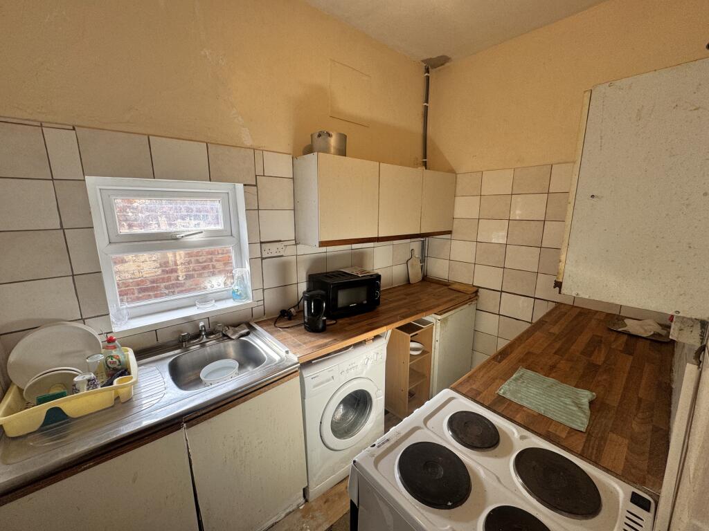House in Manchester, Levenshulme - More