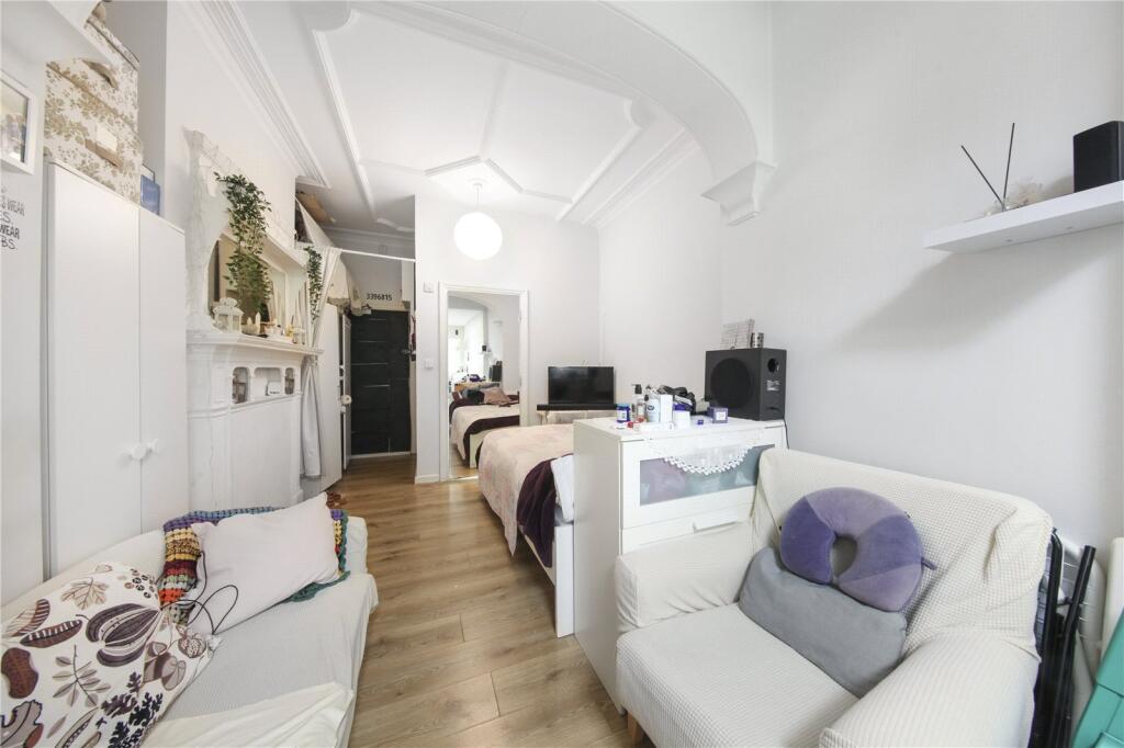 House in London - View 5