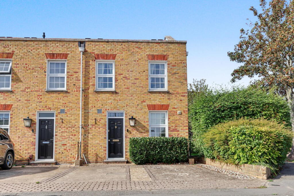 Main image of property: Cornworthy, Shoeburyness, SS3