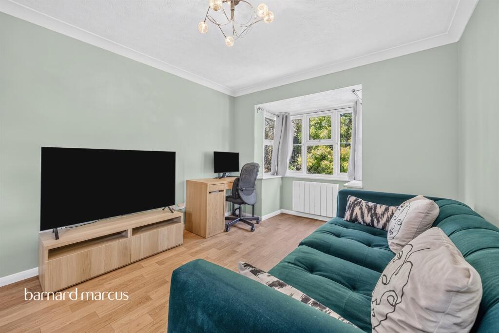 Apartment in Sutton - View 4