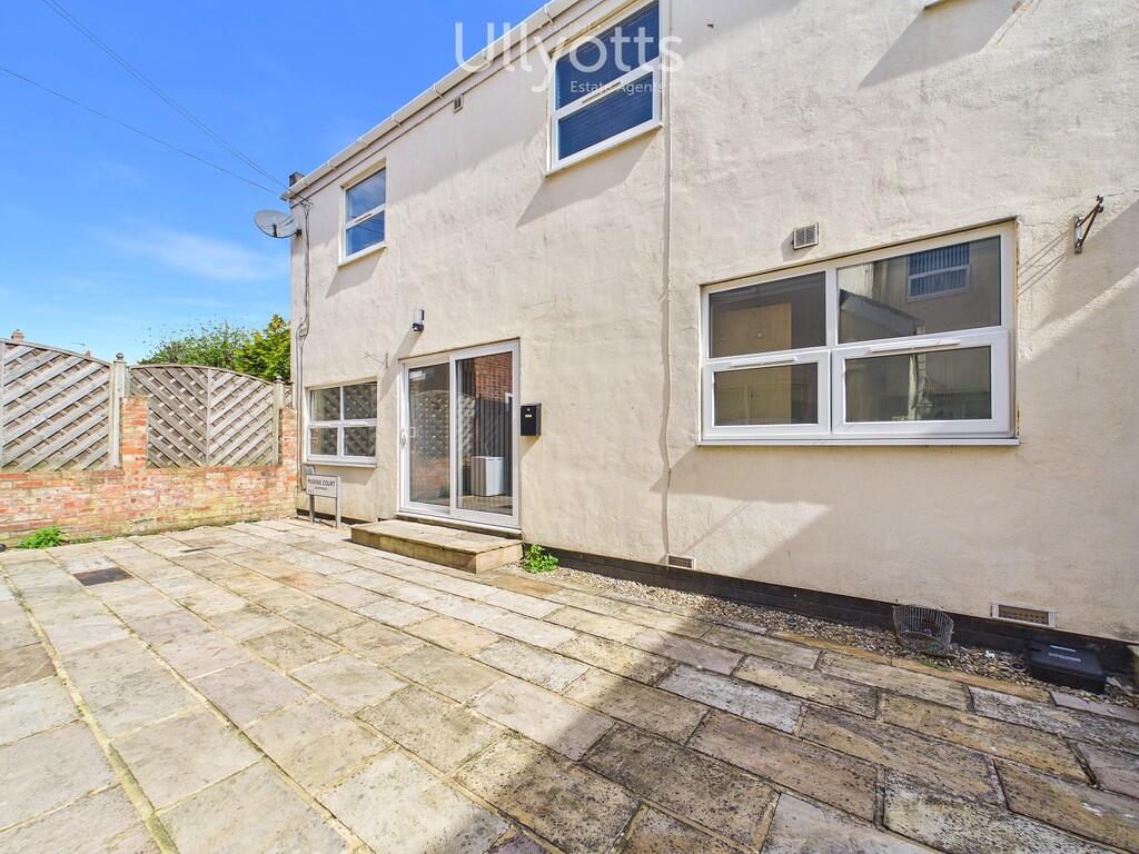 1-bed flat on Flat 4 Marine Court, 14-16 Summerfield Road, £72,500