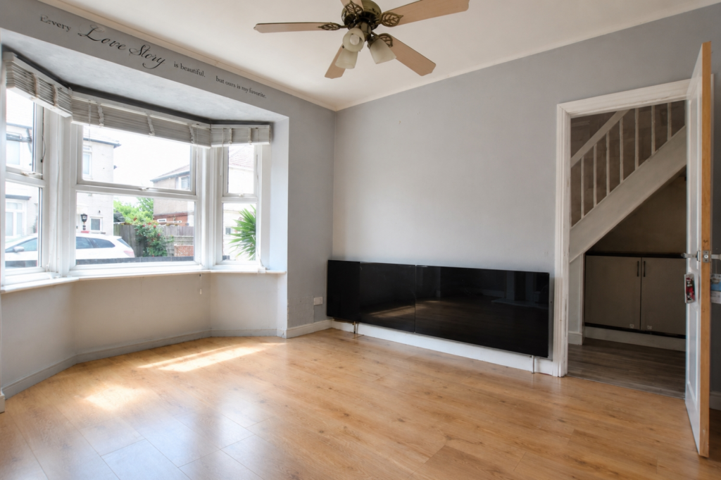 House in Finedon, North Northamptonshire - More