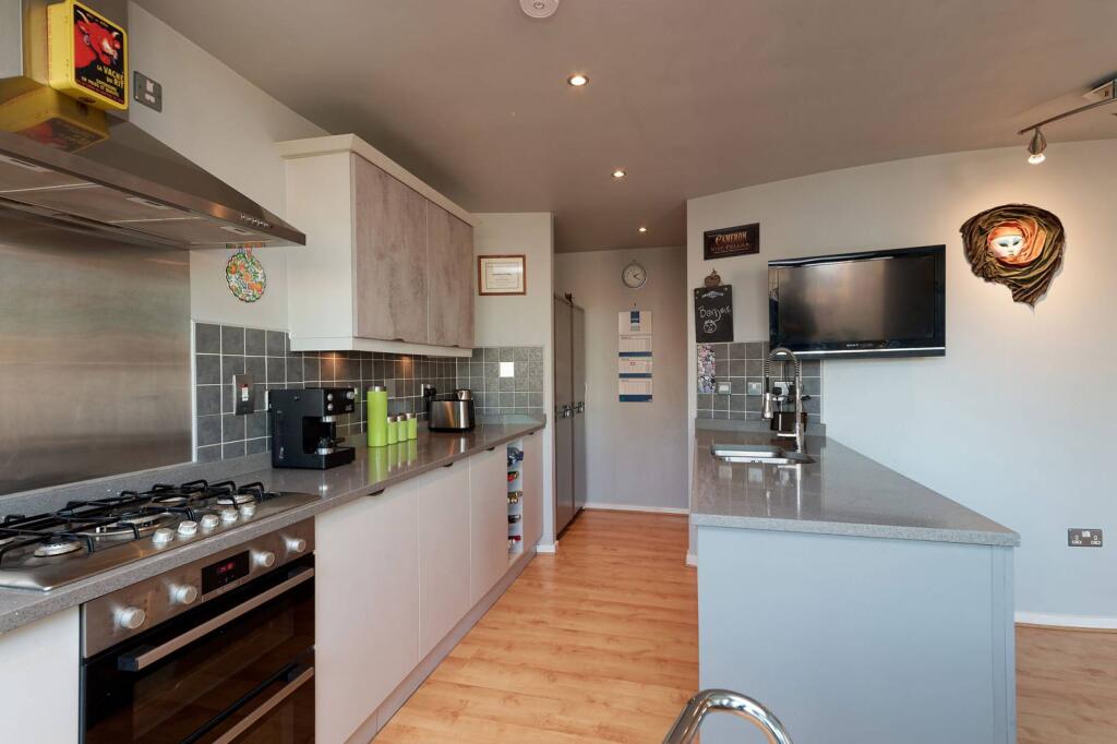 3/3, 11 Queen Elizabeth Gardens, New Gorbals, Glasgow, G5 0UJ - View 6