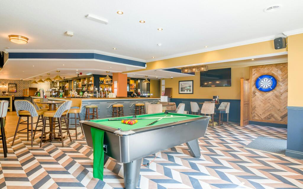 8644250-interior16.jpg