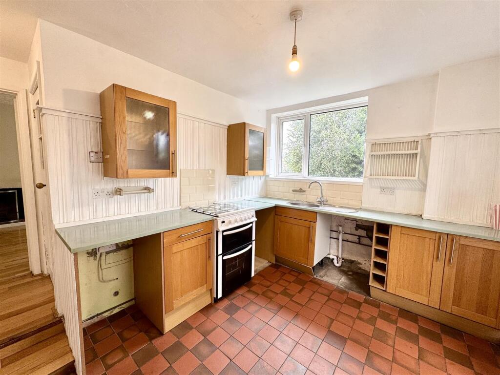 House in Newport - View 3